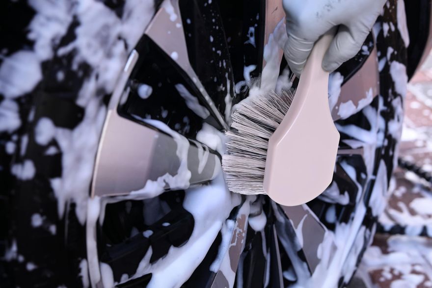 Wheel and Body Brush - with PET Fiber, PP body Details