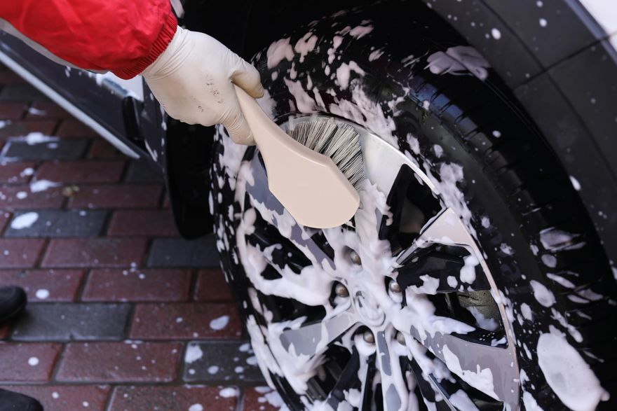 Wheel and Body Brush - with PET Fiber, PP body Details