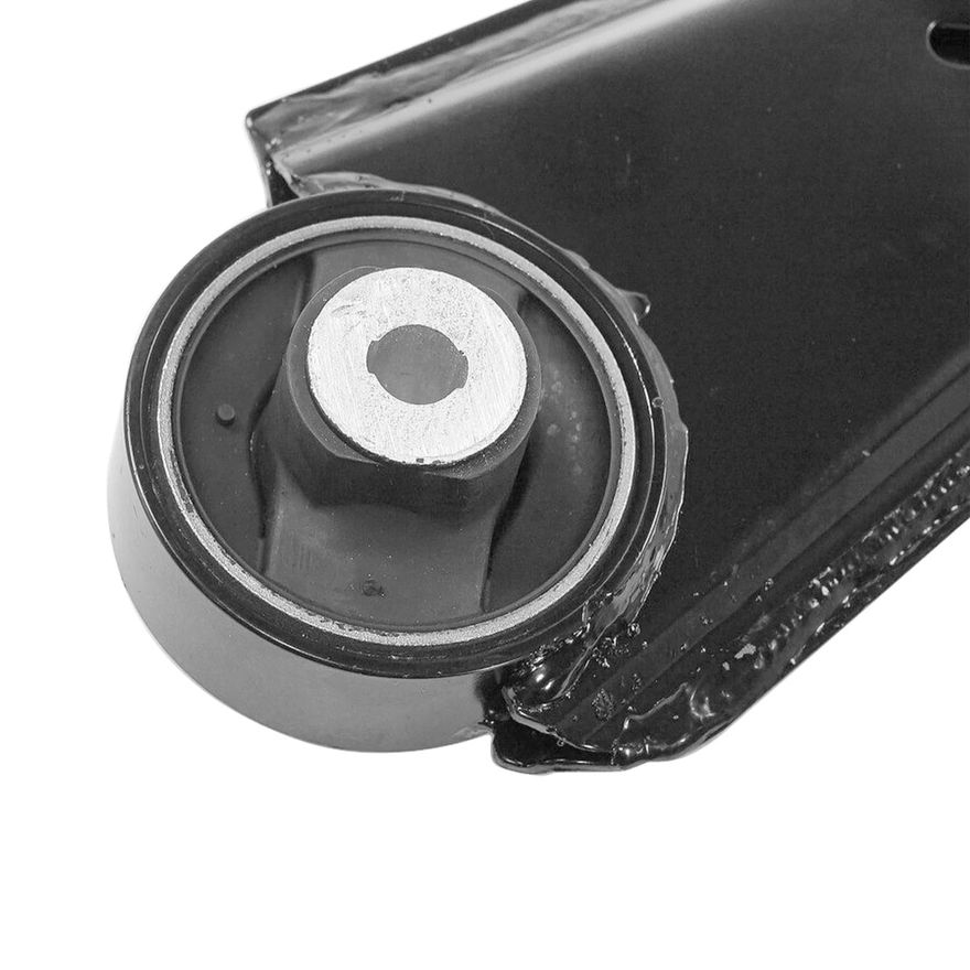 Front Right Lower Control Arm - K623082
